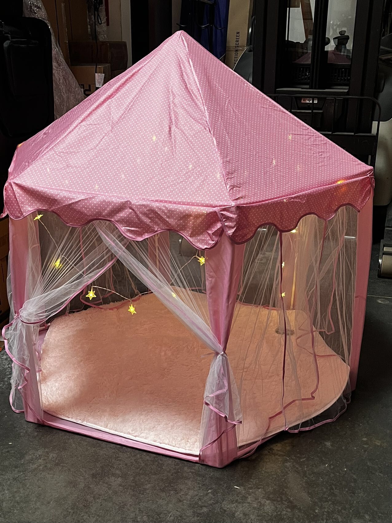 NEW Kids Play Tents House Pink Castle With Rug