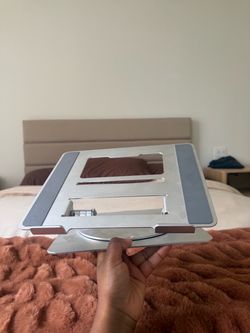 Laptop stand