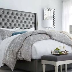 Bedroom Set *Make OFFER* 