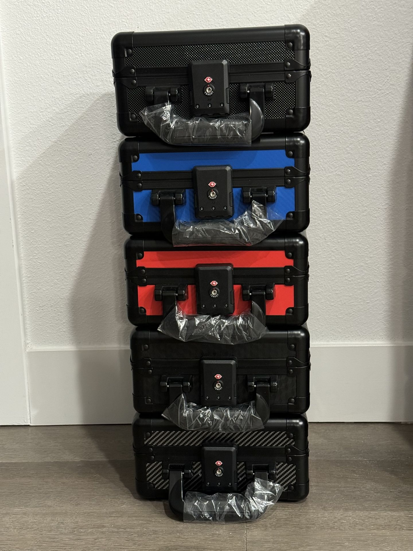 Zion Carrying Cases For Sportscards/pokemon/tcg Cards - Prices In Description 
