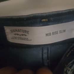 Signature Levi's  New Without tags 