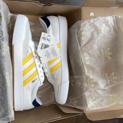 ADIDAS SKATE SHOES BRAND NEW 