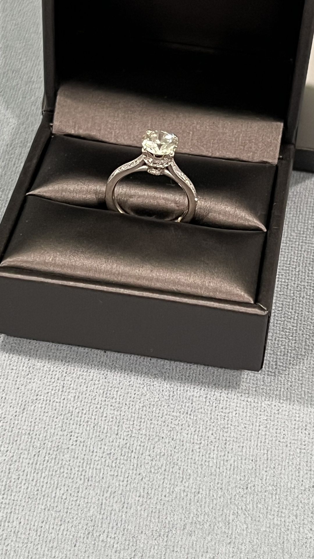 14K White Gold Diamond Wedding Ring