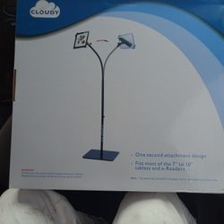 Cloudy Ipad Stand