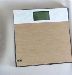 Beurer Digital Bathroom Scale 400LB Capacity Retro Woodgrain & White Design New
