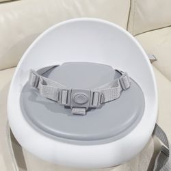 Skip Hop Sleek Booster Seat - Gray/White: 3-Point Harness