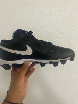 Jordan 1 low youth cleat (size 5.5)