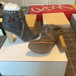 Venus Grey Leather Boots
