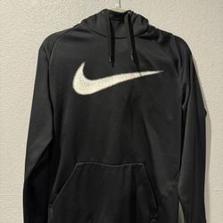 BLACK NIKE HOODIE