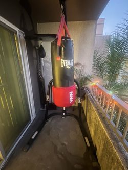 Omni Strike Everlast Punching Bag Stand