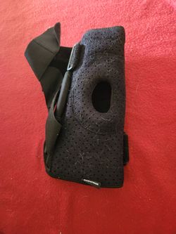 Knee brace