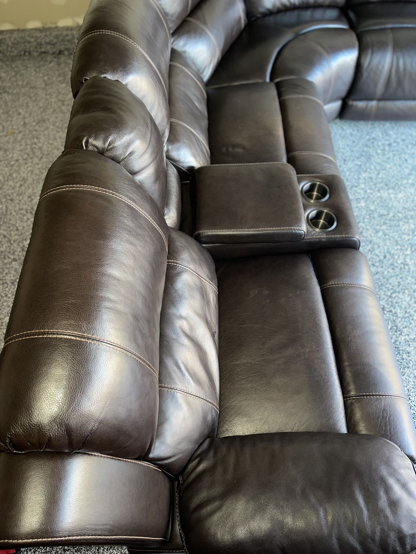 (NEW)Dunhill 3piece Leather Power Reclining Sectional with Power