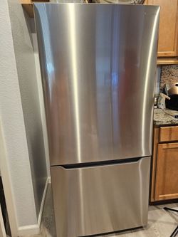 Insigna refrigerator