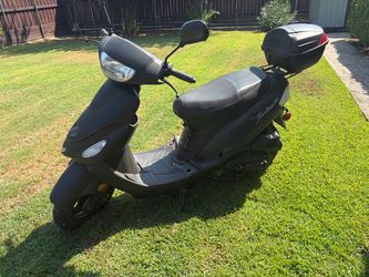 Automatic scooter TAO 50cc.