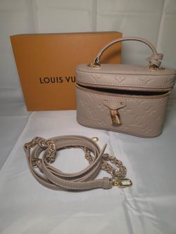 Vanity Chain Pouch

Colors
Desert Sand LV