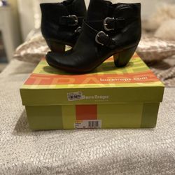 Bearpaw Zip Booties