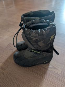 Free Boy's Sorel Snow Boots Size 2