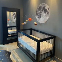 Delta Children Sloane Acrylic  Convertible Crib with matress 