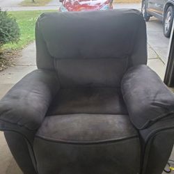Electric Recliner. Works Great