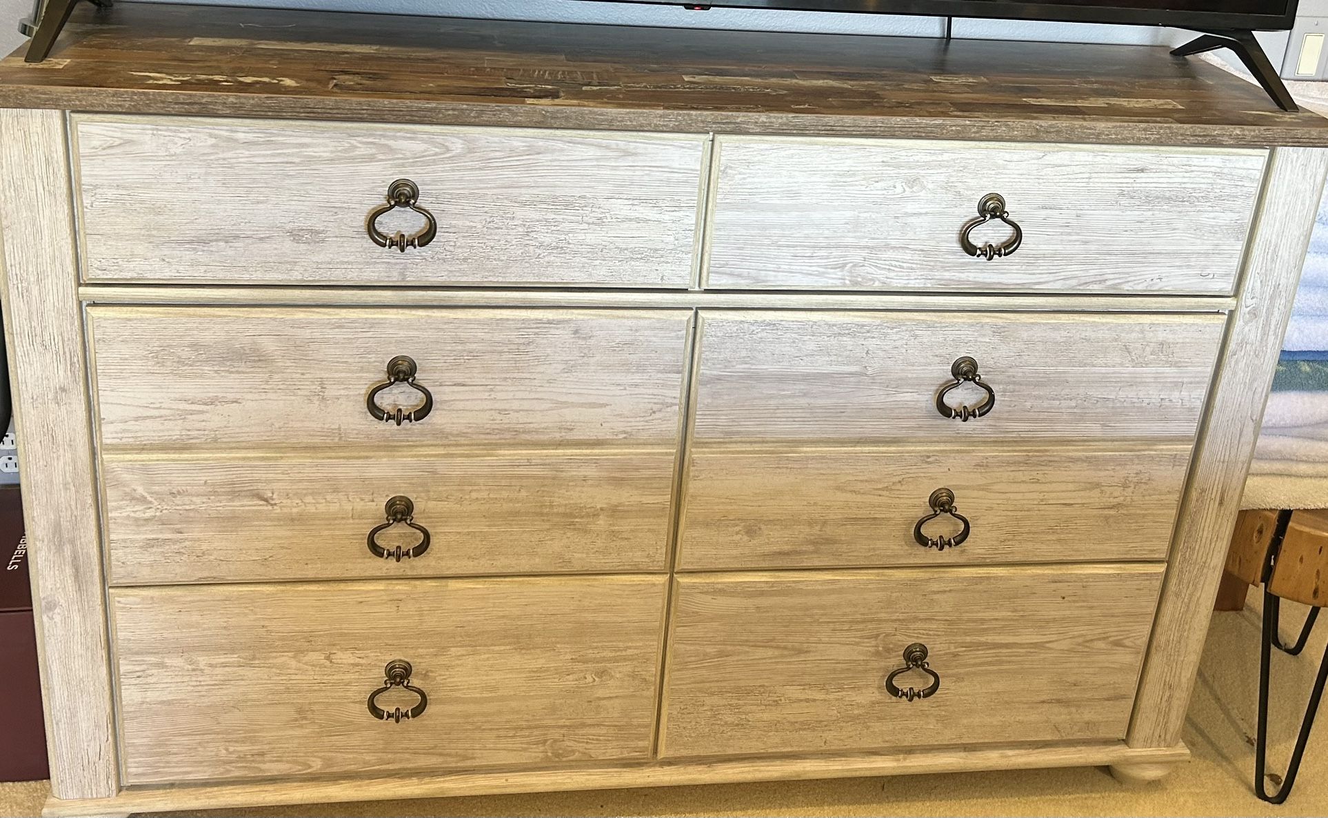 Dresser