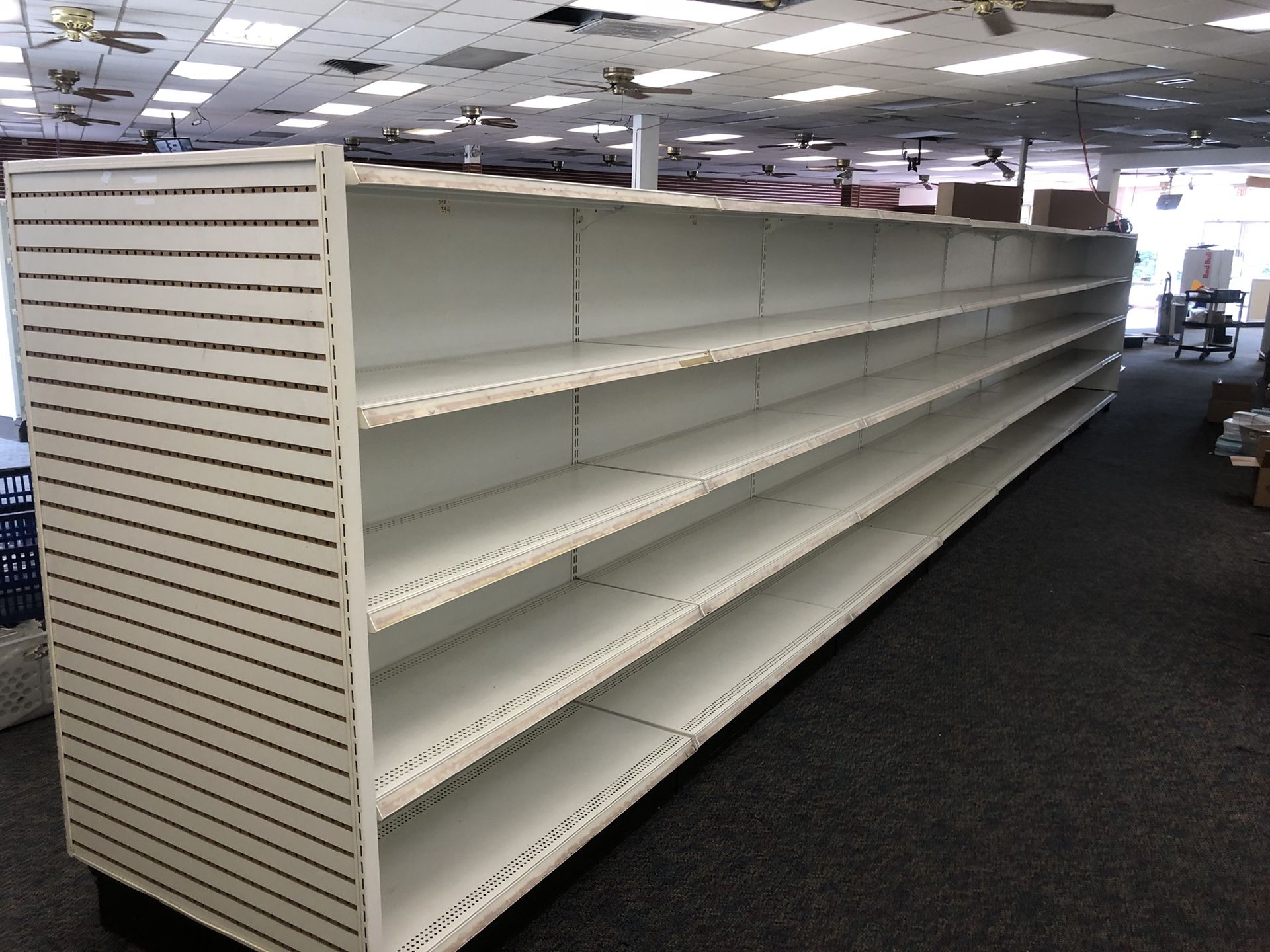 Streater Retail Gondola Shelving Fixture