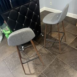 Man Cave Bar With 2 Stools 