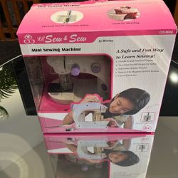 Lil Sew & Sew Mini Sewing Machine 