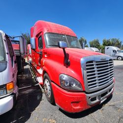 2016 Freightliner Truck