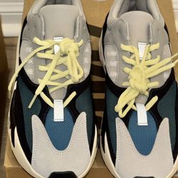 AUTHENTIC Yeezy Boost 700 "Wave Runner" - OG 2018 Batch - Size 9.5