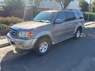 2002 Toyota Sequoia SR5 4WD $6,800