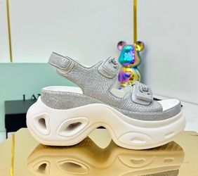 Velcro beach slippers