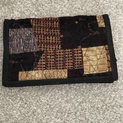 Donna Sharp Medium Wallet/Crossbody Quilted Earth-Tones Trifold - Excellent Condition
