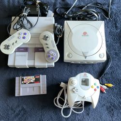 Super Nintendo & Sega Dreamcast Bundle 
