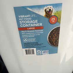 Pet food storage containers