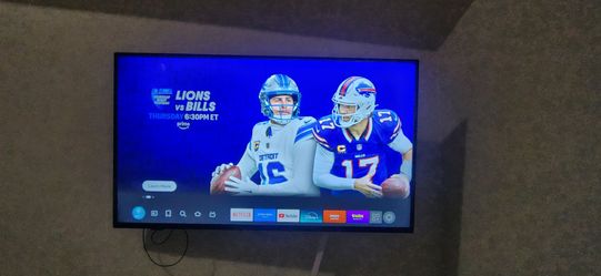 50 inch TV  with wall mount