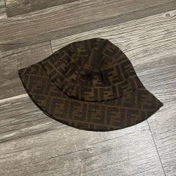 FENDI Bucket Hat 