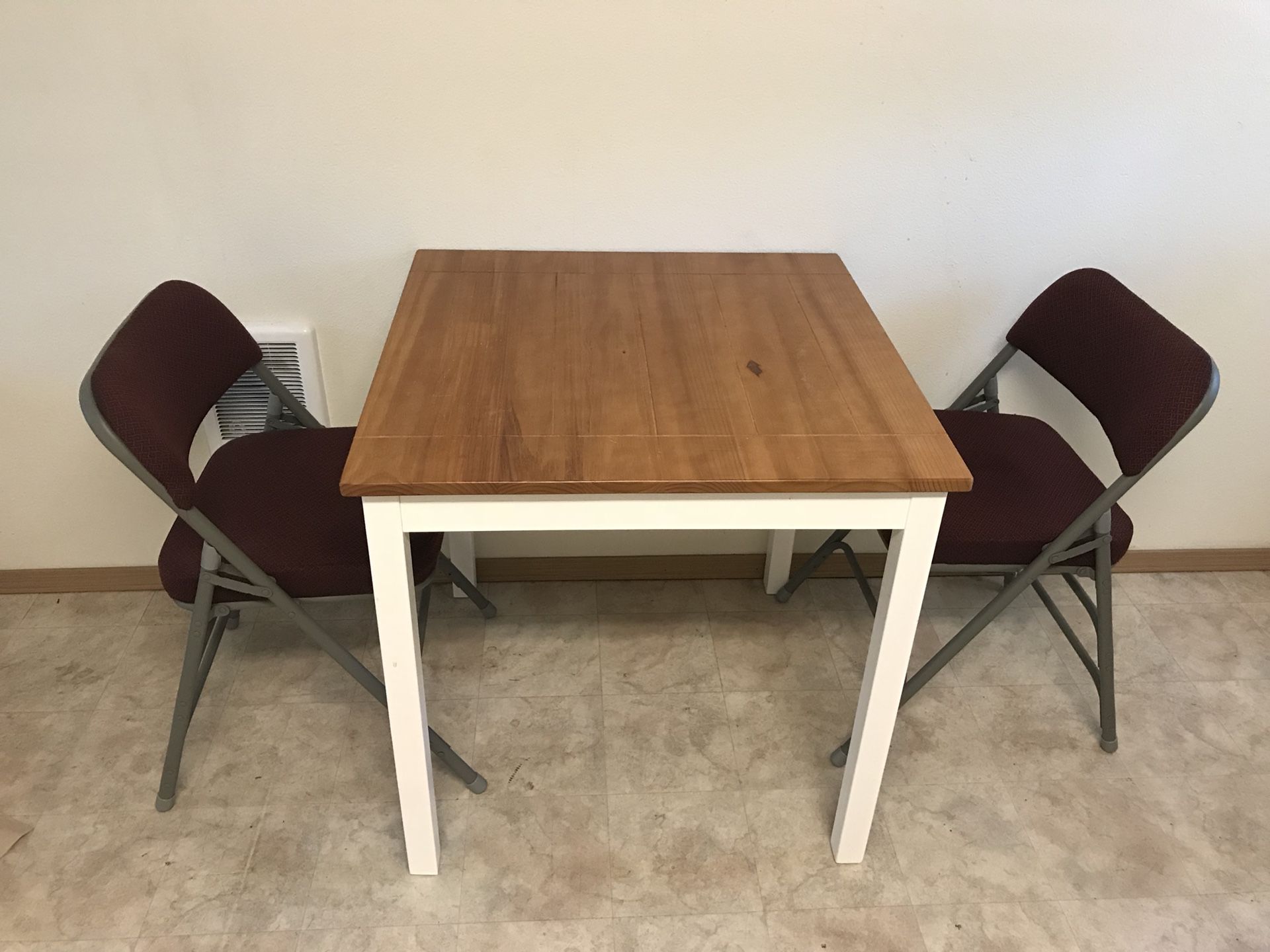Square kitchen table and 2 chairs