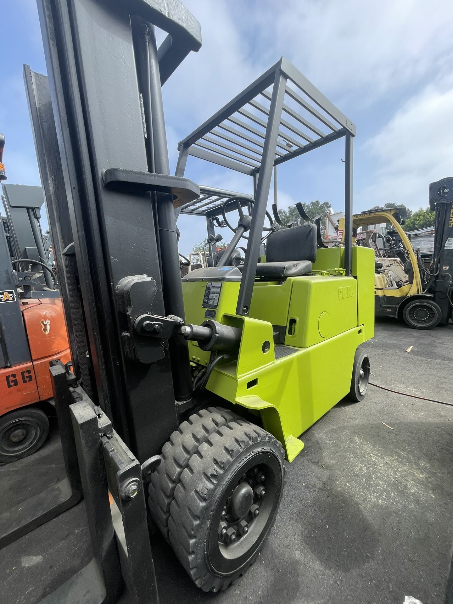 Big Forklift 10,000 Lb 2-3 Stages, Pneumatic Tires