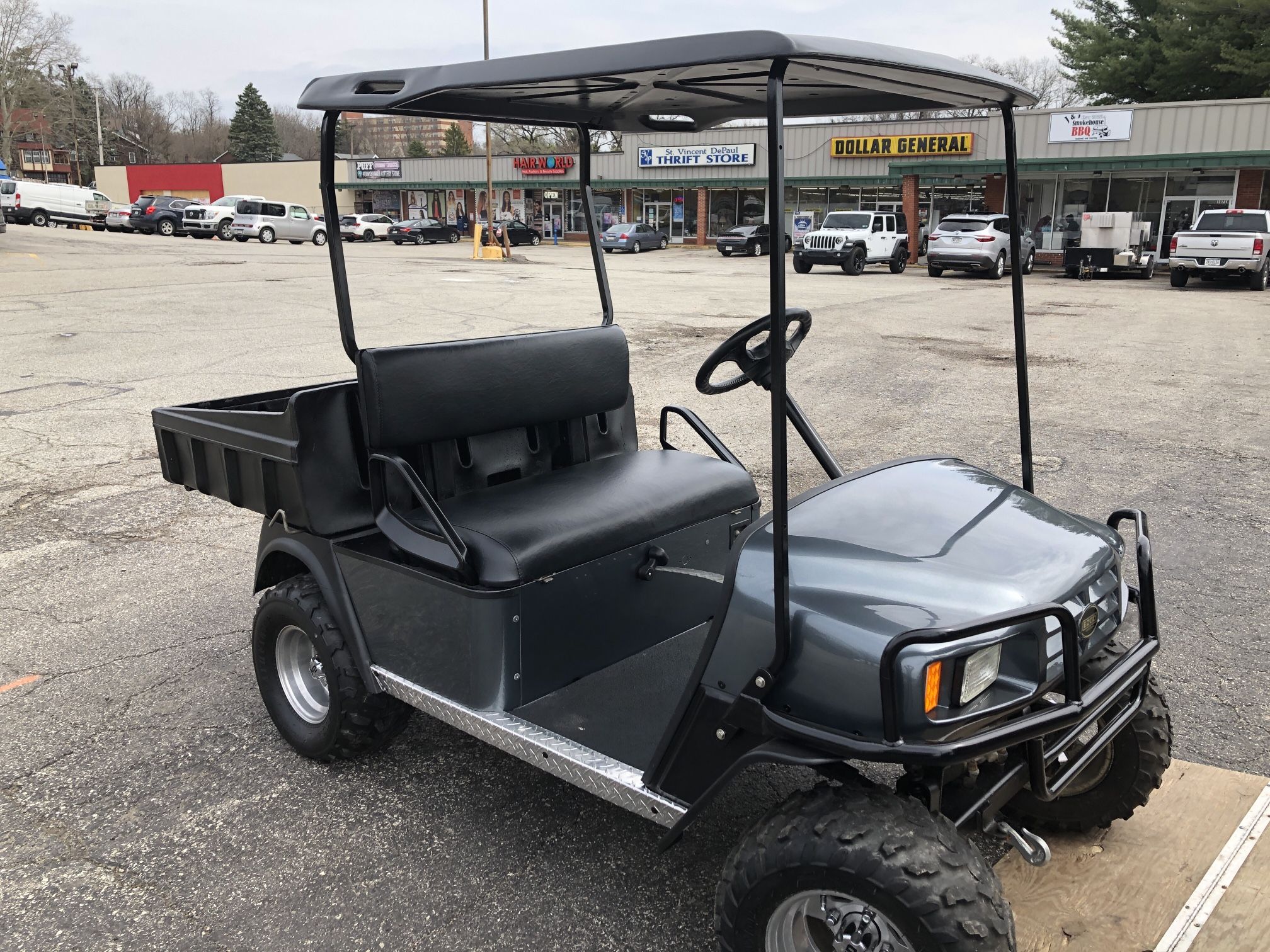 EZGO Workhorse Gas 4 Stroke Golf Cart w/Dump Bed for Sale in Penn Hills