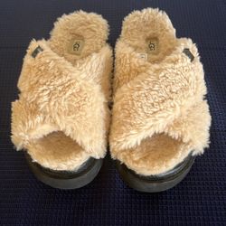 UGG PLUSH