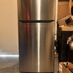 LG refrigerator $350 still warranted Home Depot