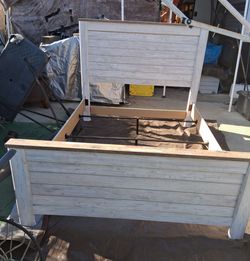 Willowton Full Size Bed