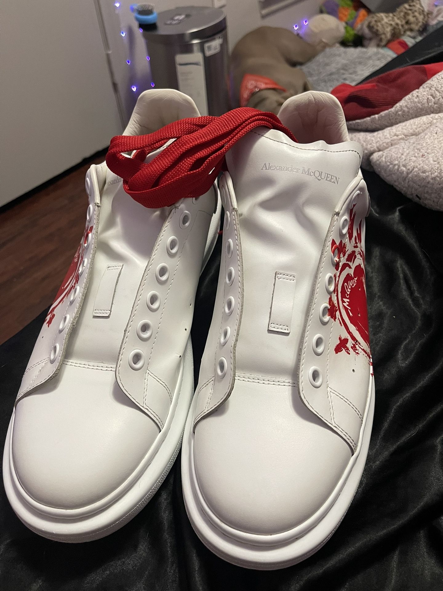 Alexander McQueen Red heart Size 46