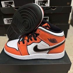 Nike Air Jordan 1 Mid SE GS Turf Orange Black White BQ6931-802 Sz 4.5Y Brand New