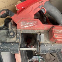 Milwaukee Portable Band Saw 