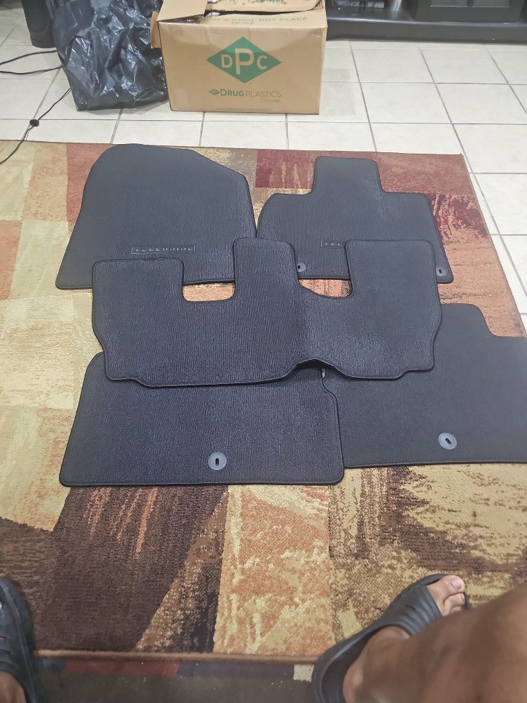 Five Piece 2021 Telluride Car Mats