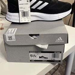 Adidas Shoe 5.5