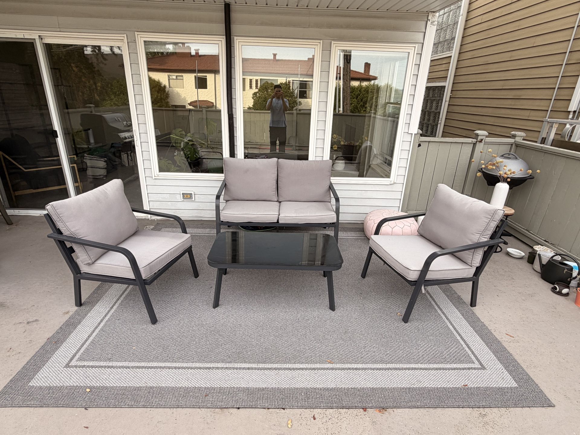 Outdoor Patio Set Plus Outdoor Rug