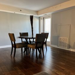 Dining Room Table And Chairs 