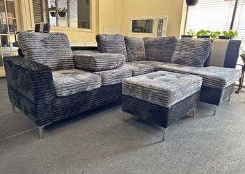 NEW SECTIONAL, INCLUDING STORAGE OTTOMAN WITH FREE DELIVERY PAY UPON ARRIVAL